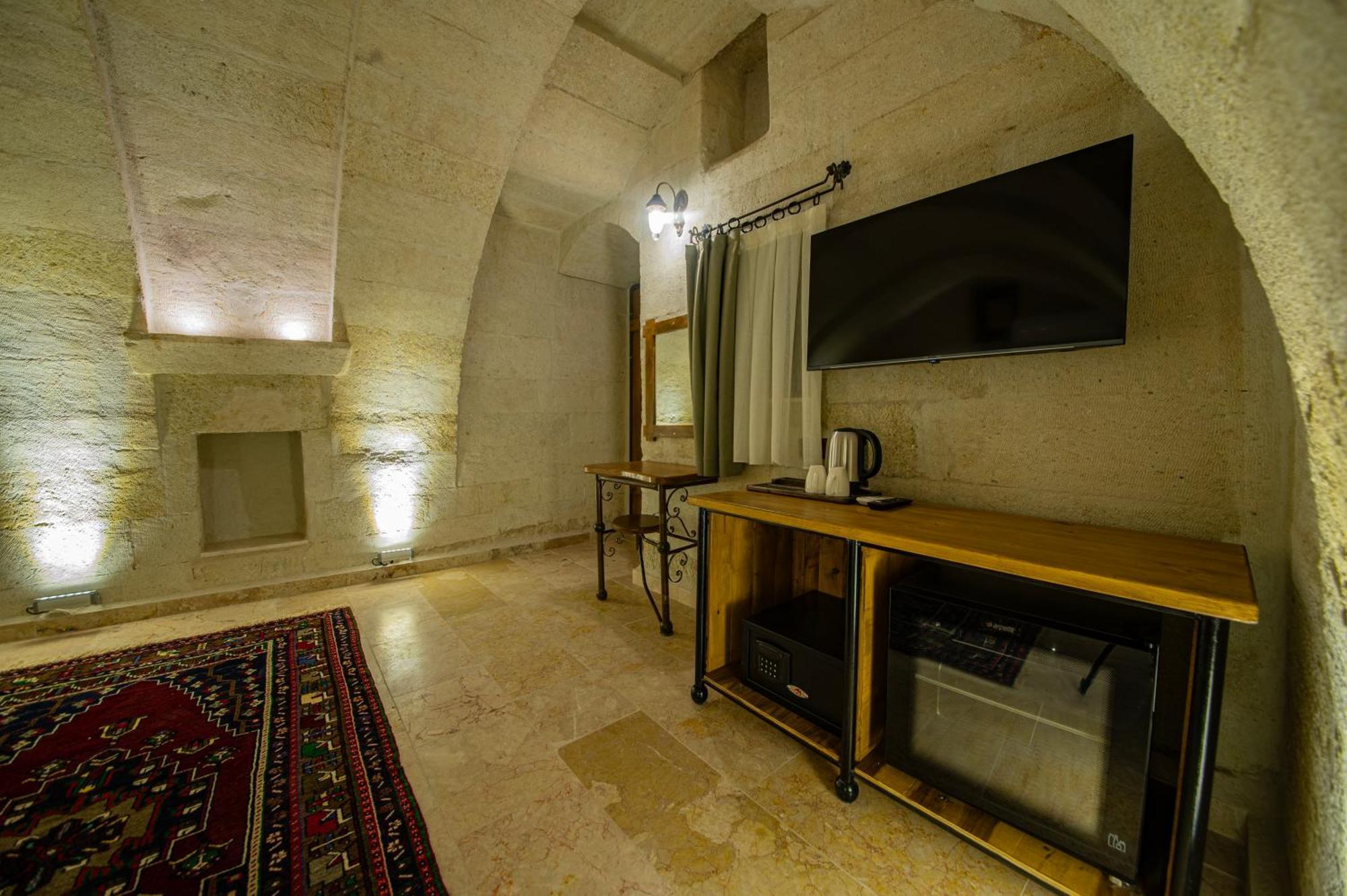 Ares Cave Suites เกอเรเม ภายนอก รูปภาพ