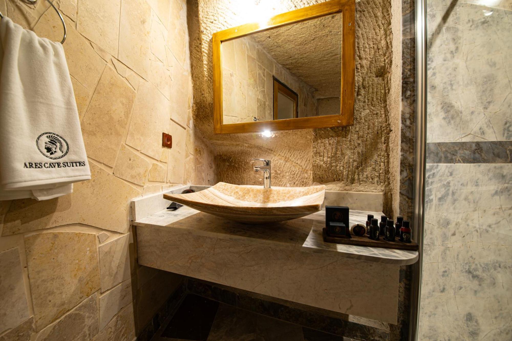 Ares Cave Suites เกอเรเม ภายนอก รูปภาพ